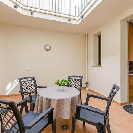 Yourhouse Mulet Апартаменты
