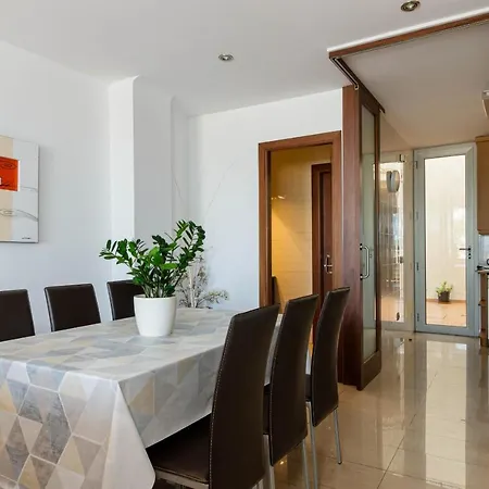 Yourhouse Mulet Апартаменты